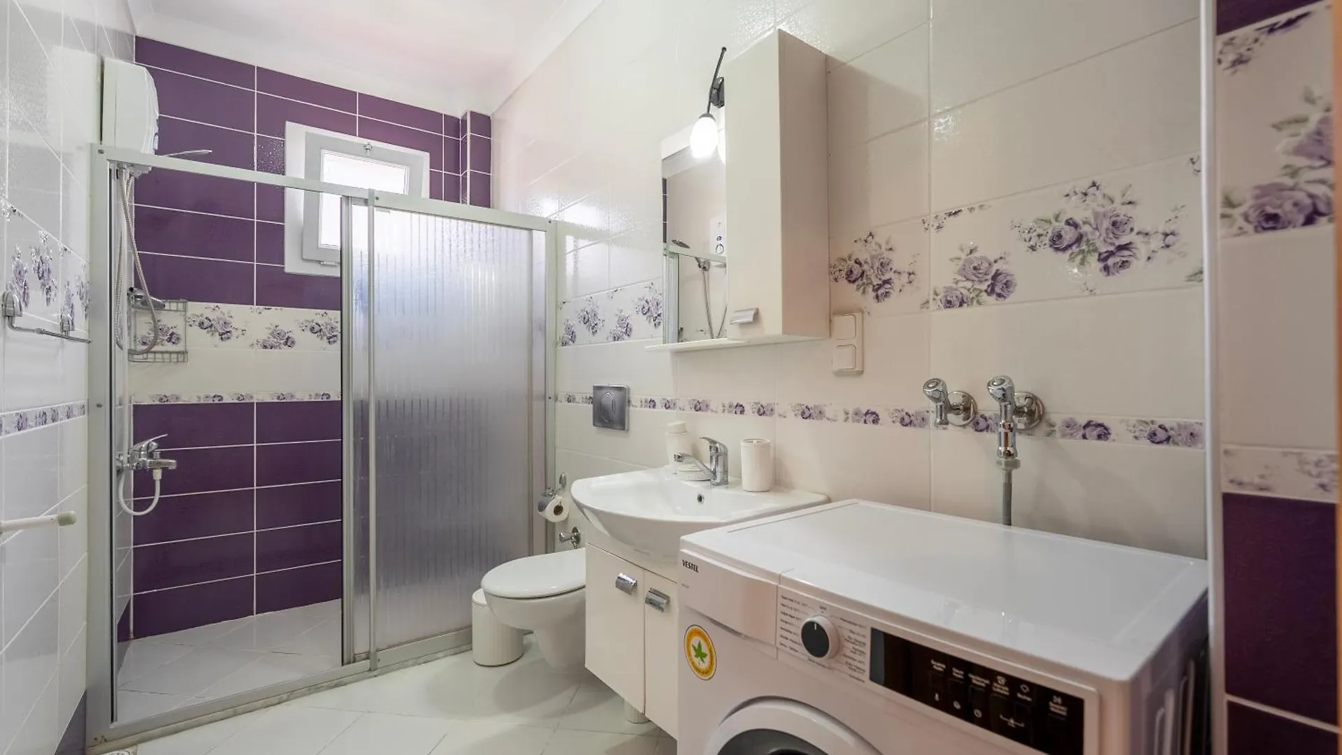 A Spacious, Comfortable And Cozy Apartment Close To The Center Of 페티예 0*,